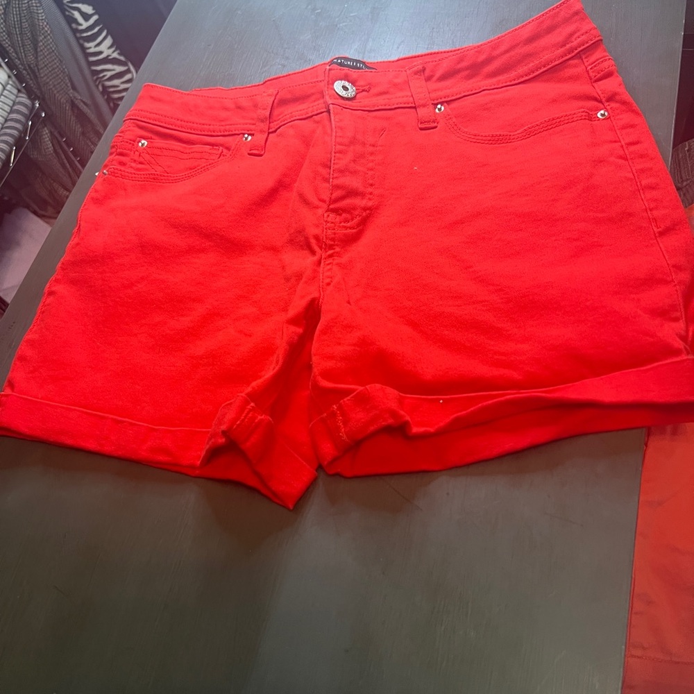 Signature Studio Red Jean Shorts Modern Design